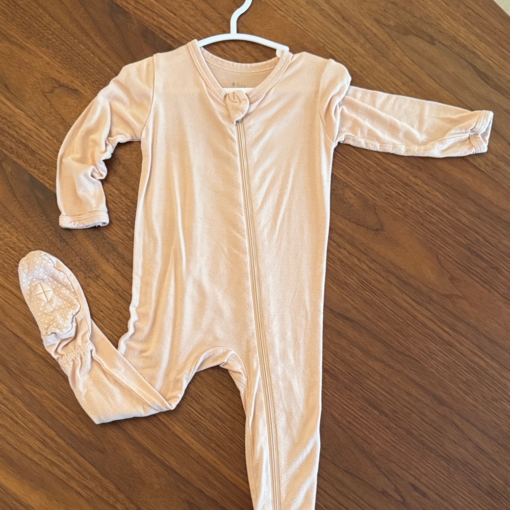 Kyte BABY Peach Kids One Piece Footie